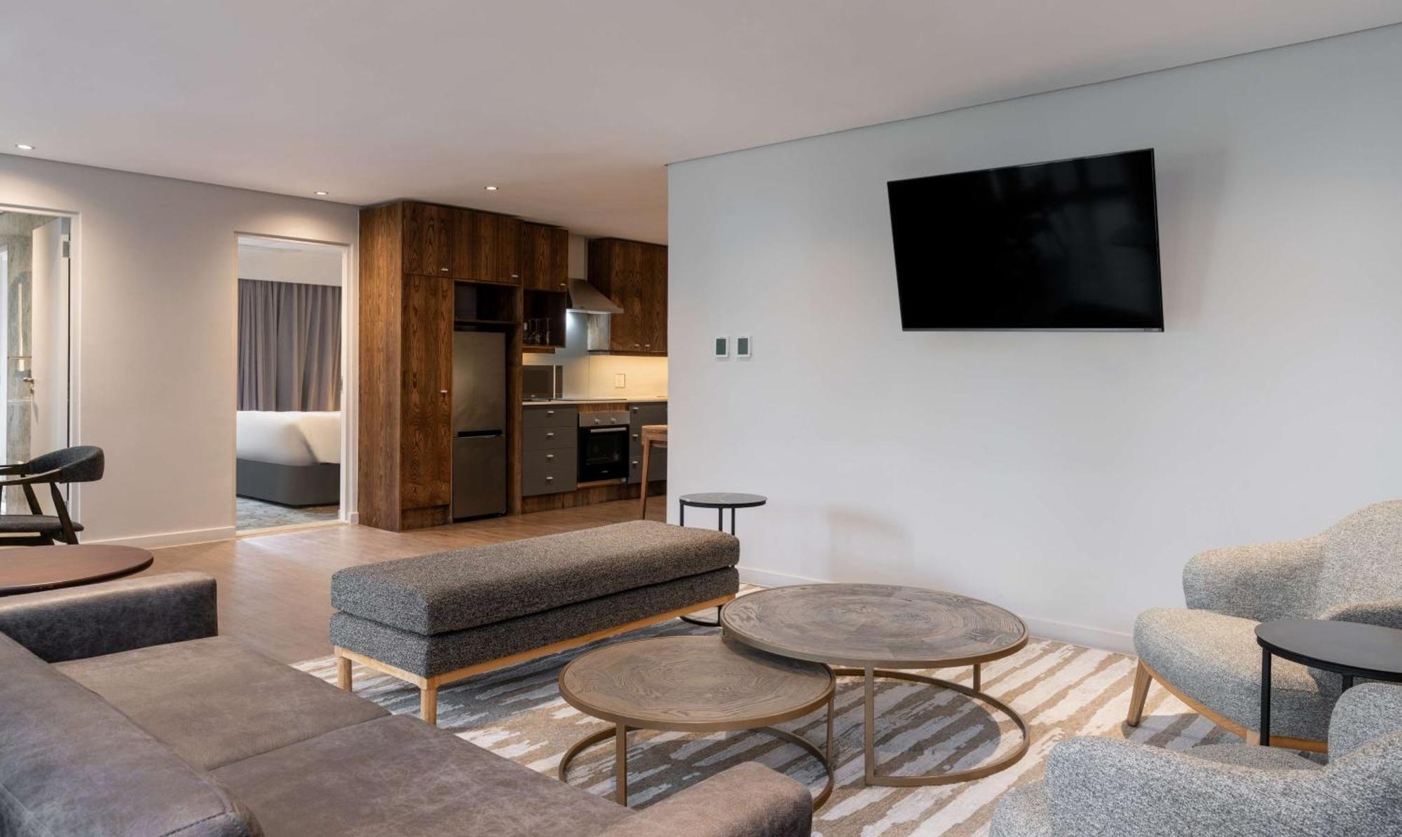 Radisson Hotel And Convention Centre Or Tambo Airport Йоханесбург Екстериор снимка
